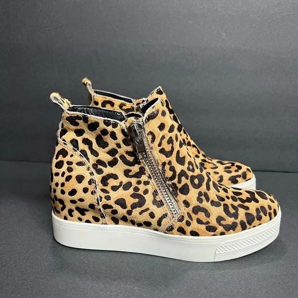 Steve Madden cow hide fur leopard print sneakers zipper size 7 - Picture 1 of 12